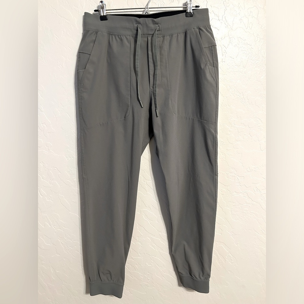 Men’s Lululemon ABC Joggers in Dark Olive Size Large